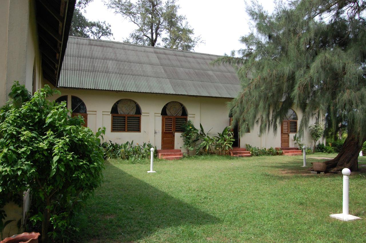 Auberge De Grand Popo Luaran gambar