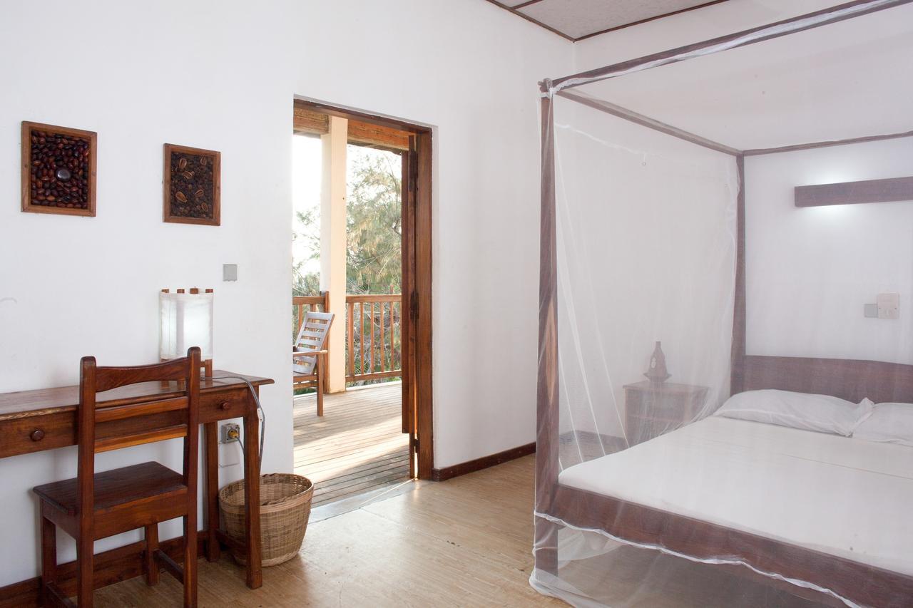 Auberge De Grand Popo Luaran gambar